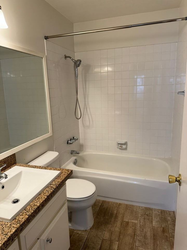 2010A Inglis Way - Photo 6 of 14