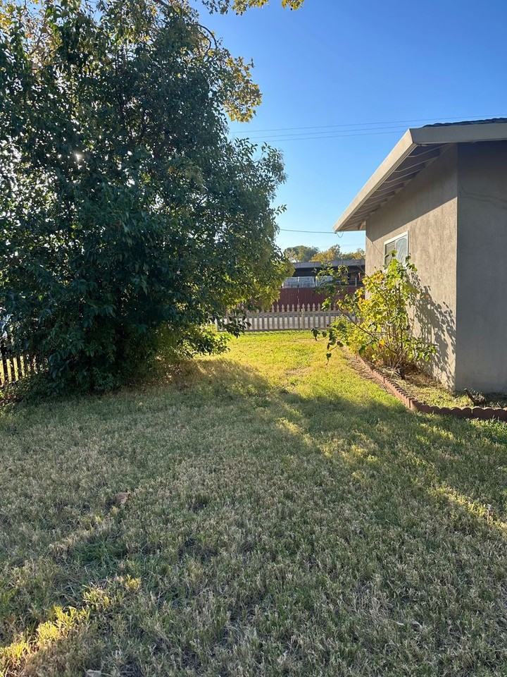 101 Sequoia St - Photo 2 of 14