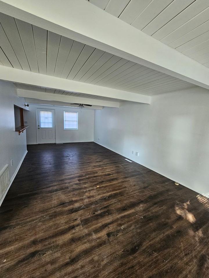 920 N 71st St - Photo 3 of 24
