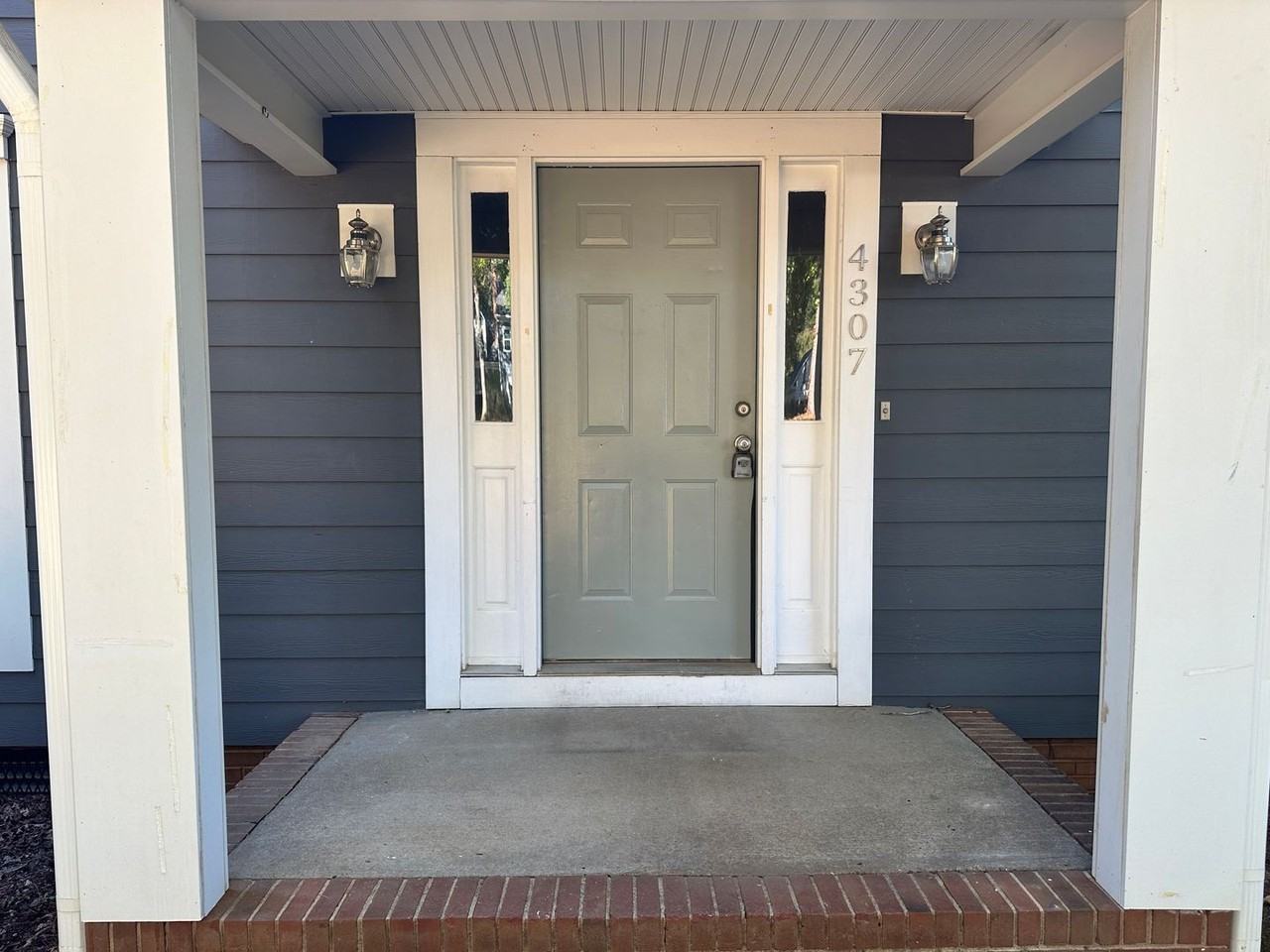 4307 Saxonbury Way - Photo 2 of 22