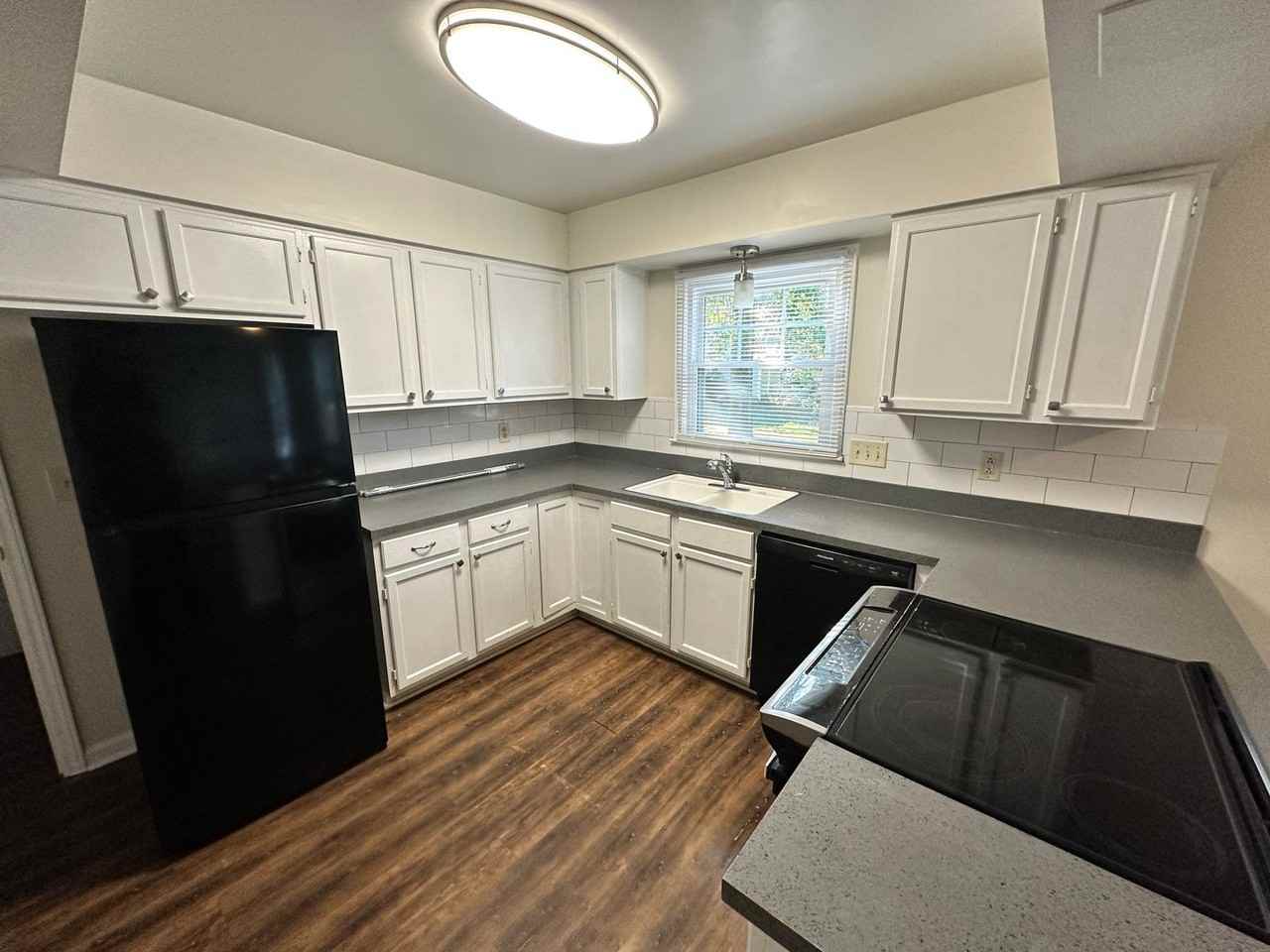 4307 Saxonbury Way - Photo 7 of 22
