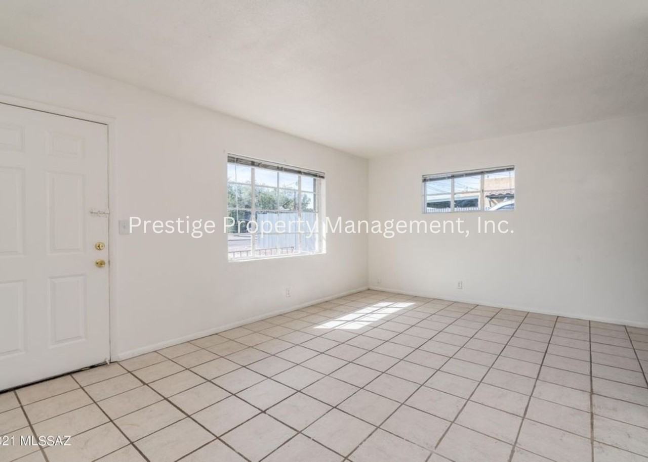 3233 E Bermuda St - Photo 2 of 20