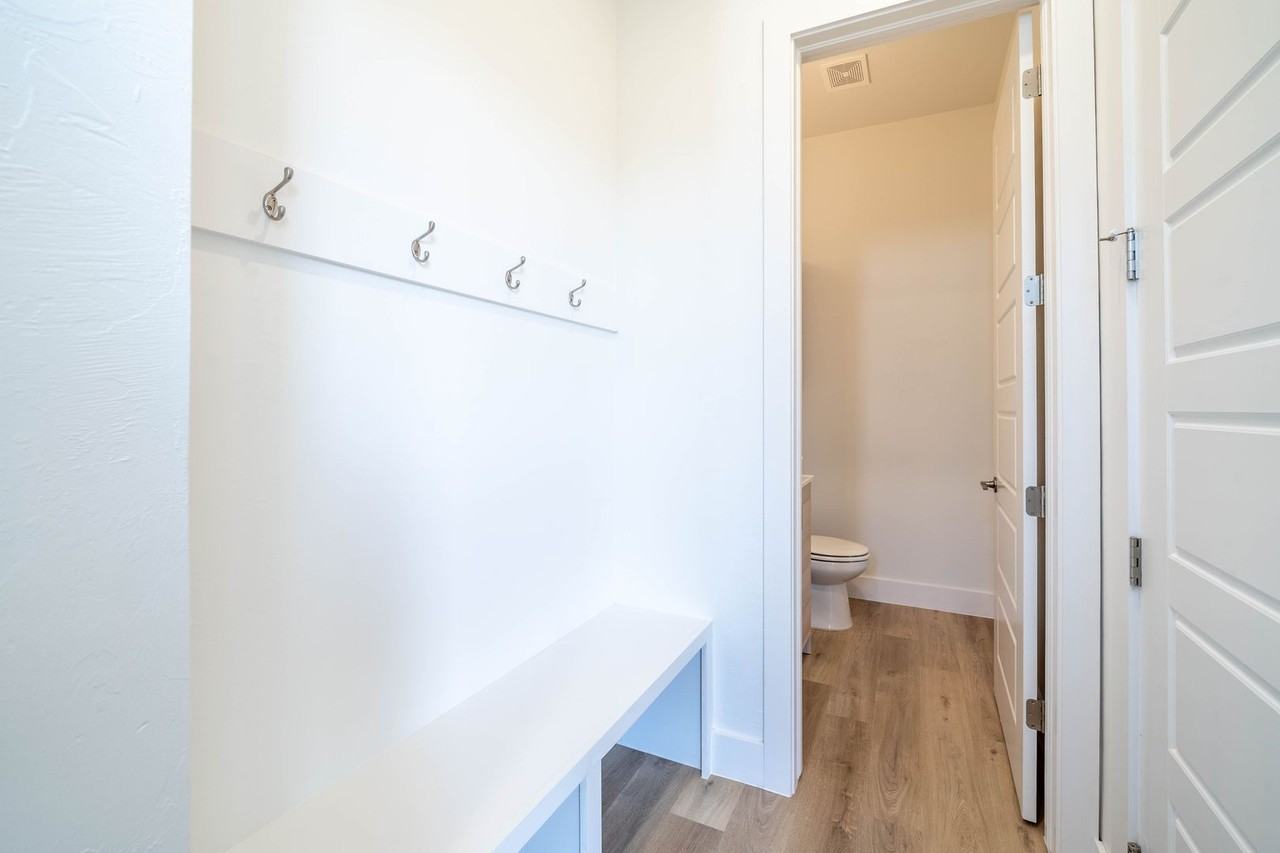 2512 Nw 129th St - Photo 7 of 16