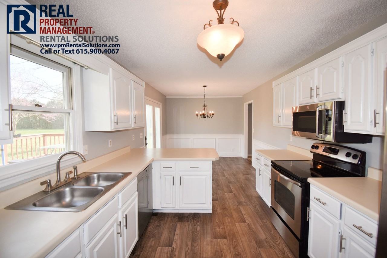 2201 Valley Grove Dr - Photo 3 of 21