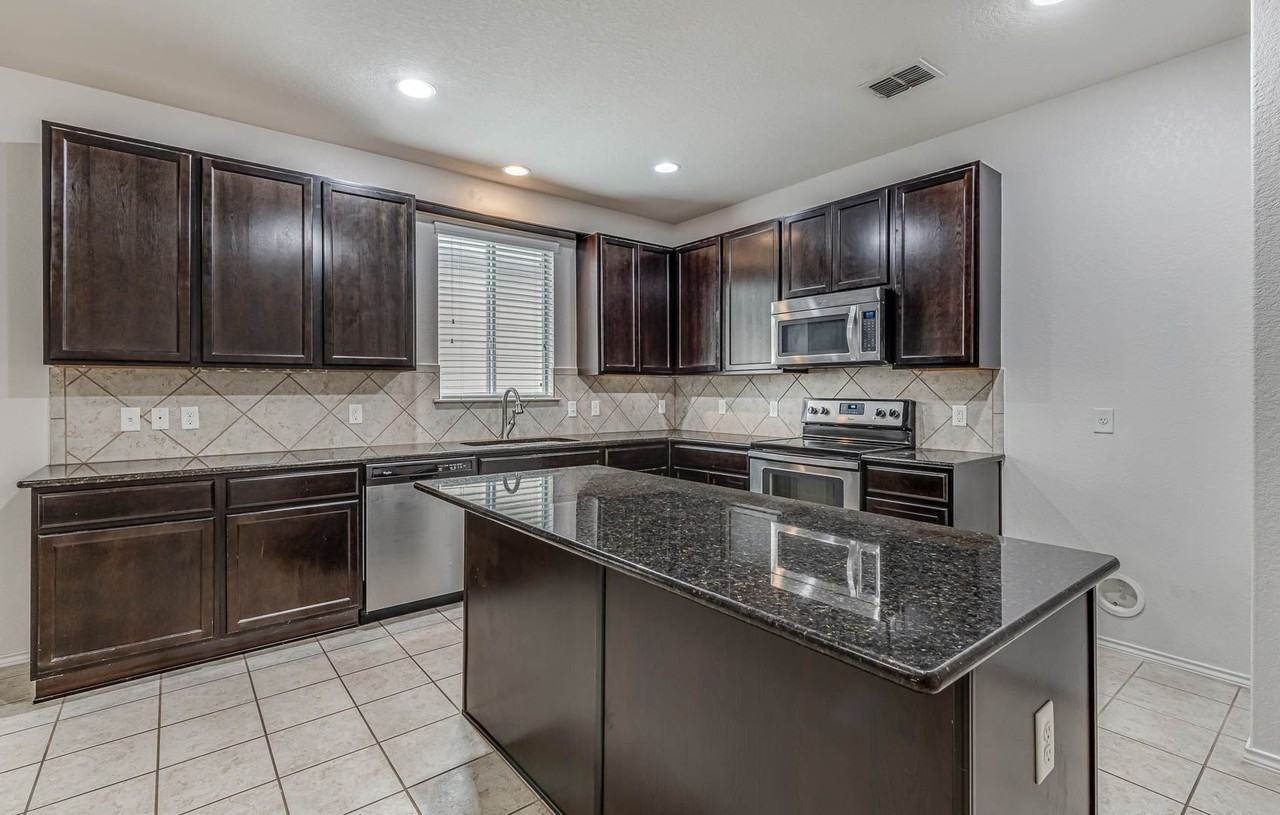 3727 Painted Trak - Photo 2 of 28