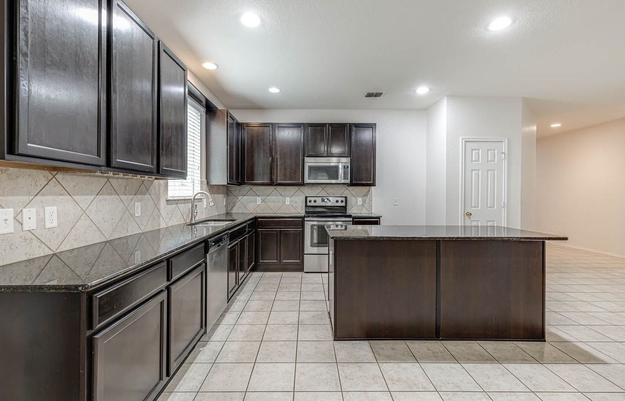 3727 Painted Trak - Photo 4 of 28