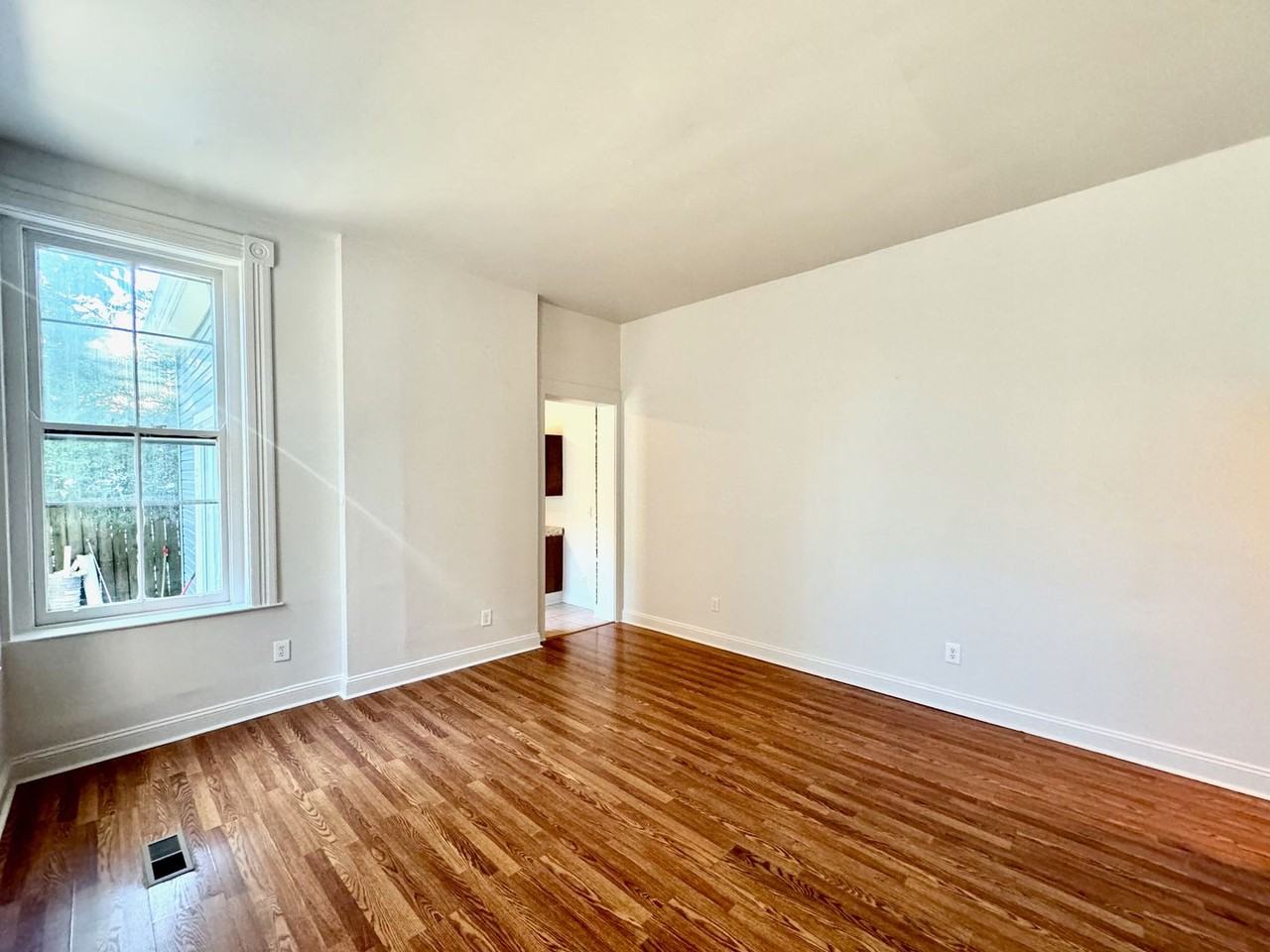 2233 Victor St - Photo 2 of 50