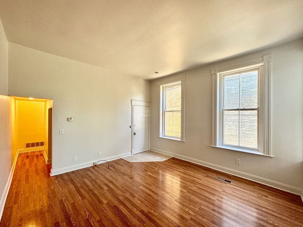 2233 Victor St - Photo 4 of 50