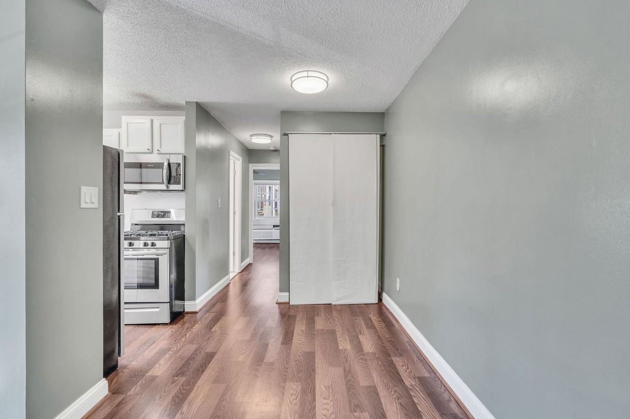 2237 Farrington Ave #203 - Photo 6 of 20