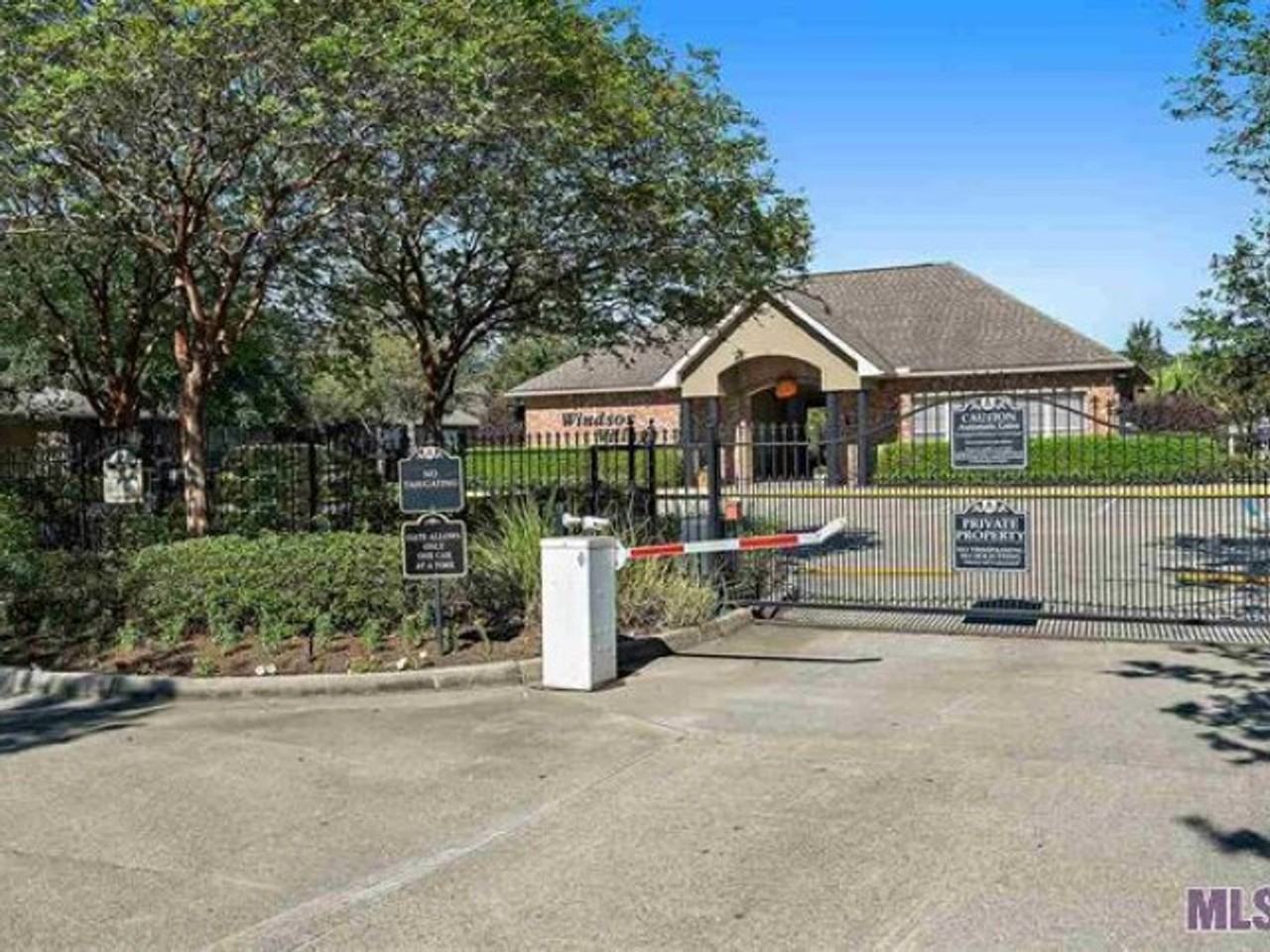 4848 Windsor Vlg Dr #19 - Photo 4 of 14