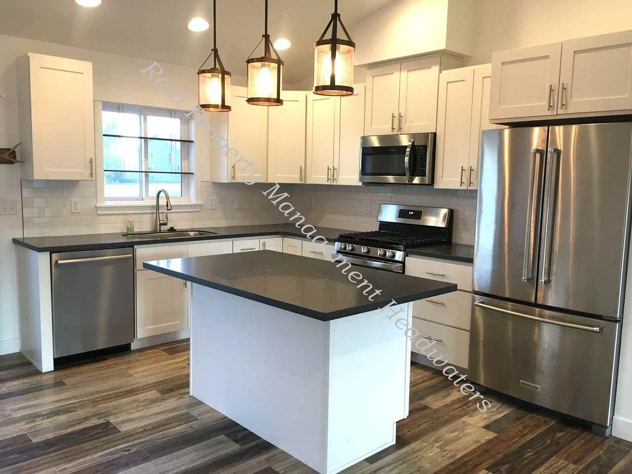 214 Sandpiper Dr - Photo 2 of 20