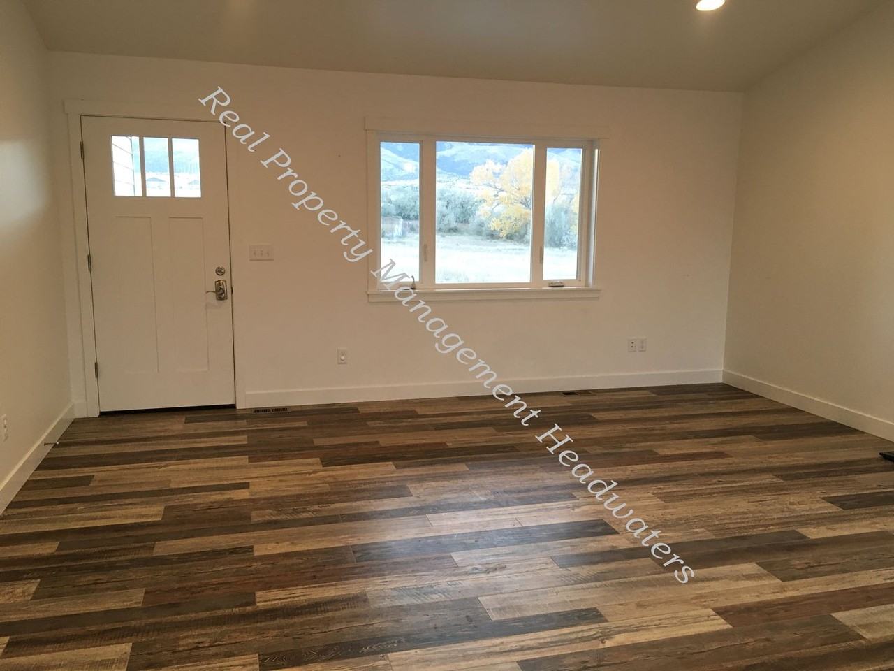 214 Sandpiper Dr - Photo 4 of 20