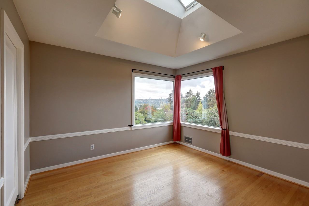 3856 46th Ave Ne - Photo 7 of 29