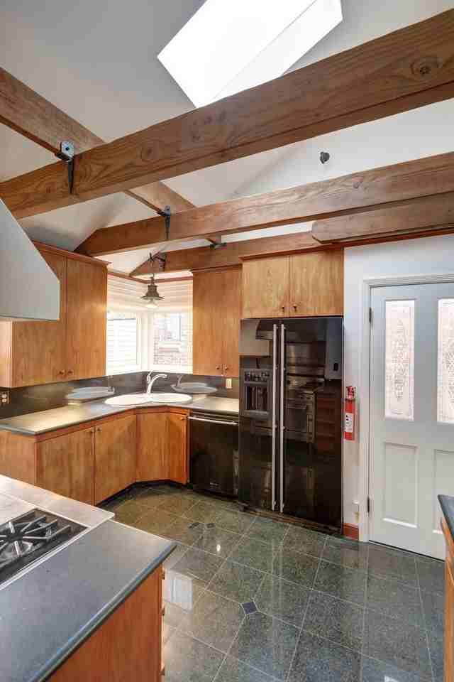 3856 46th Ave Ne - Photo 7 of 28