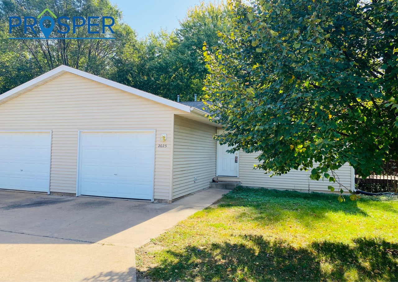 2023 Mittelstadt Ln - Photo 2 of 10