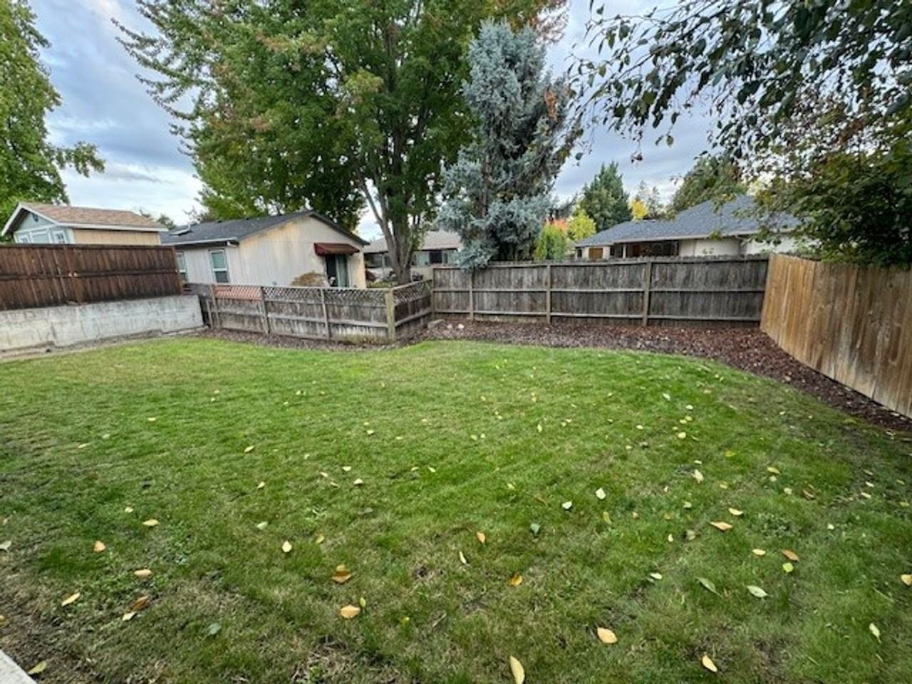 1588 Inverness Dr - Photo 3 of 14