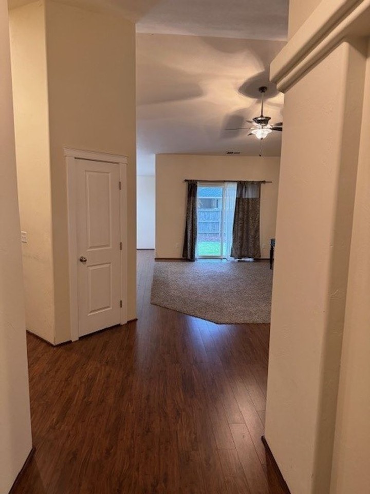 1588 Inverness Dr - Photo 4 of 14
