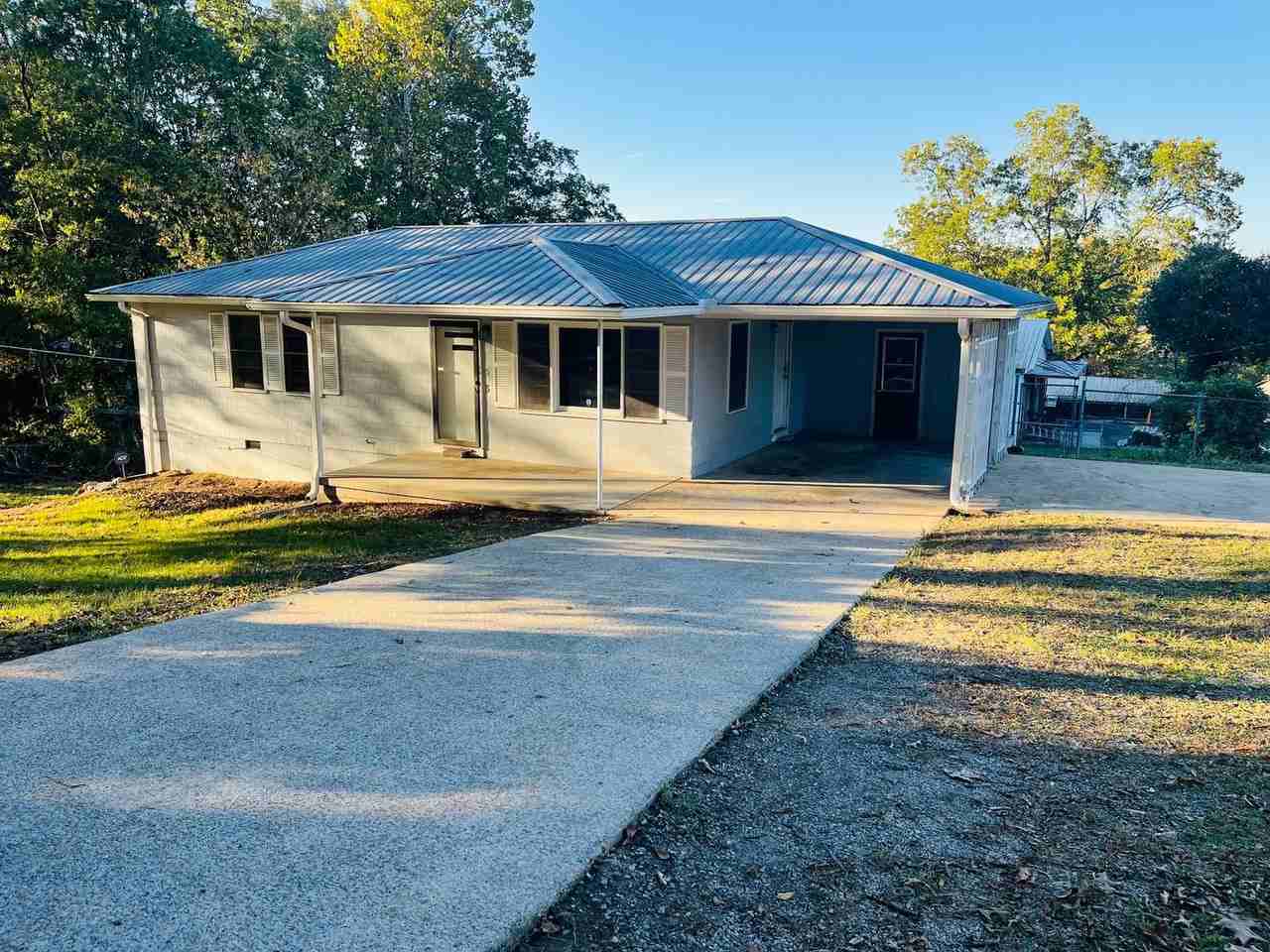 1033 W 33rd St - Photo 2 of 16