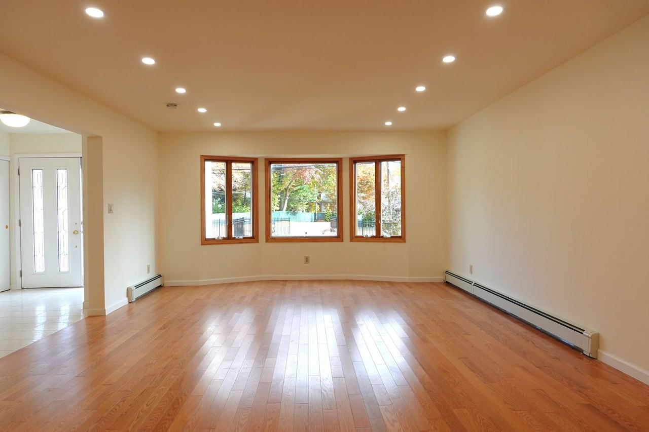 422 Old Courthouse Rd - Photo 2 of 13