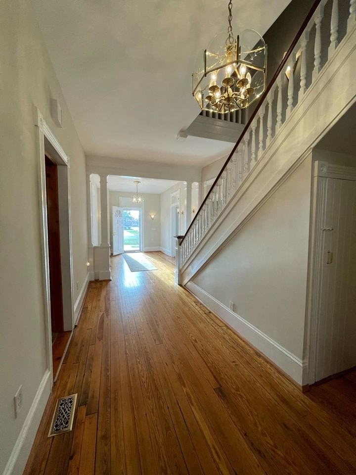 409 N Mecklenburg Ave - Photo 3 of 25