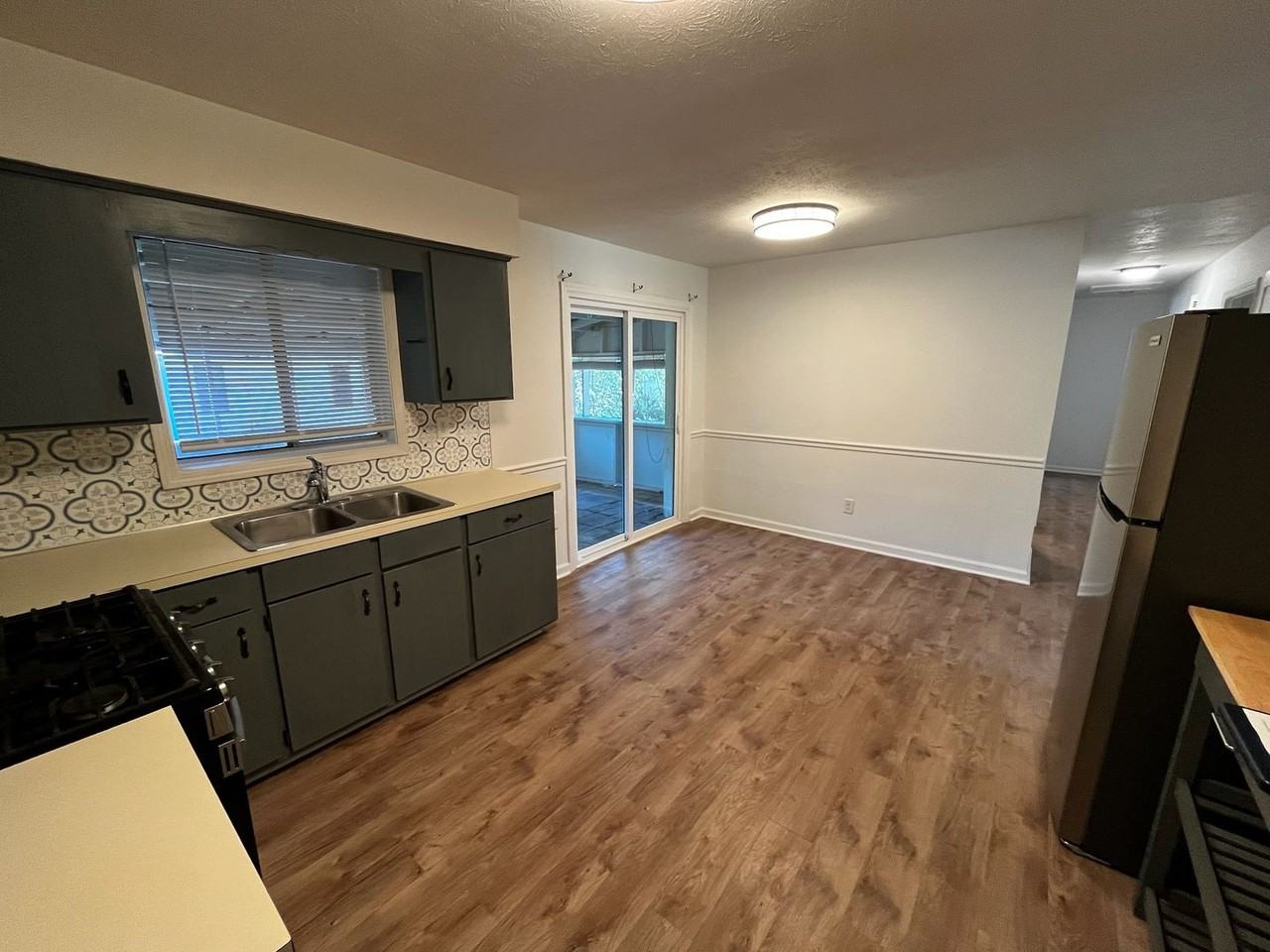 1212 Apostle Dr - Photo 2 of 16