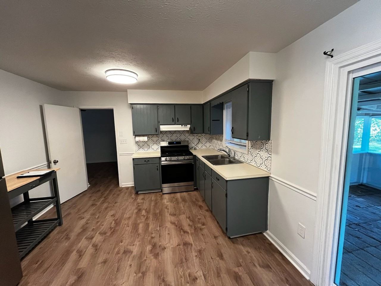 1212 Apostle Dr - Photo 3 of 16