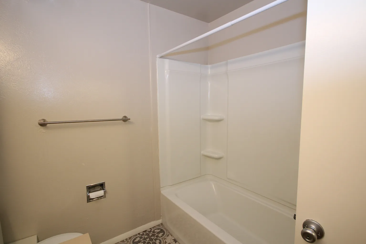 Belmont Apartments - Photo 3 of 12