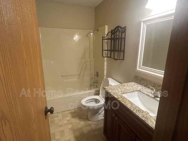 1260 Vintage Ln - Photo 5 of 7