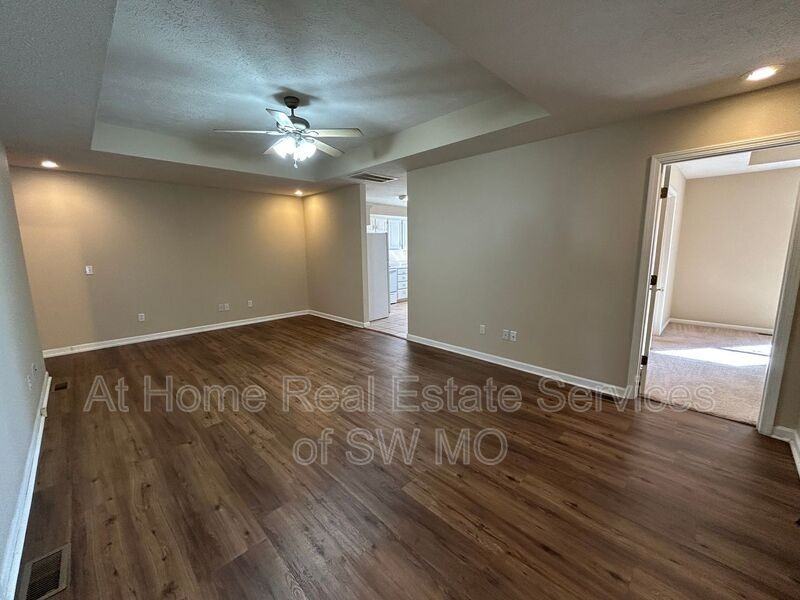 308 Excalibur Ct #B - Photo 2 of 13