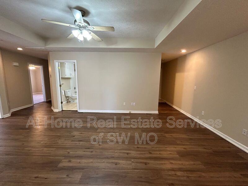 308 Excalibur Ct #B - Photo 6 of 13