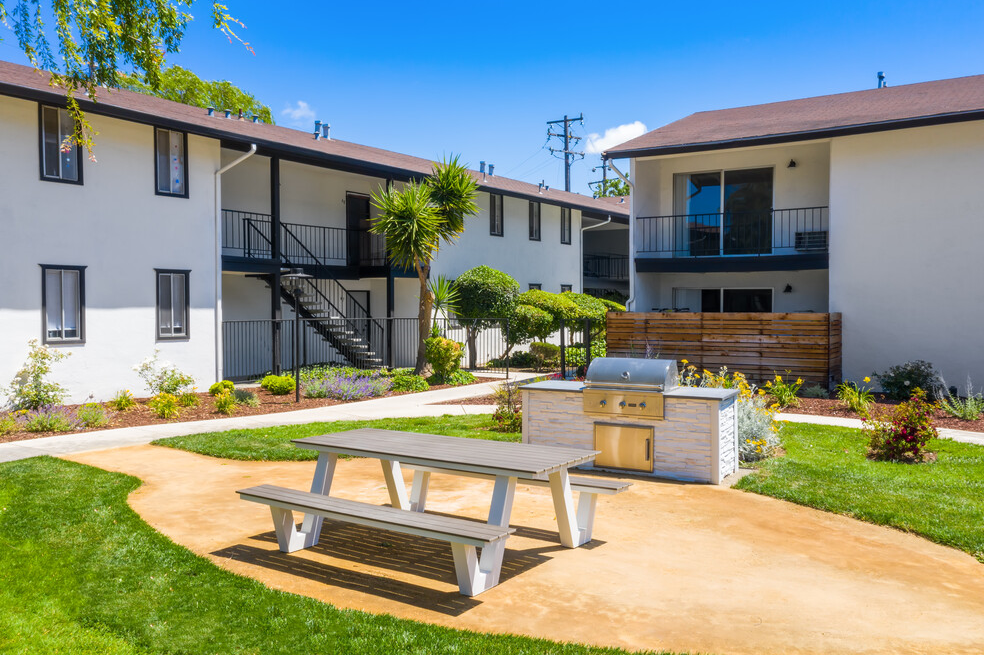 The Valley Apartments - Photo 4 of 50