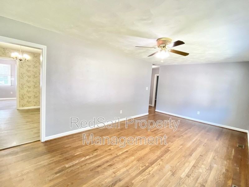 122 Cynthia Dr - Photo 2 of 20