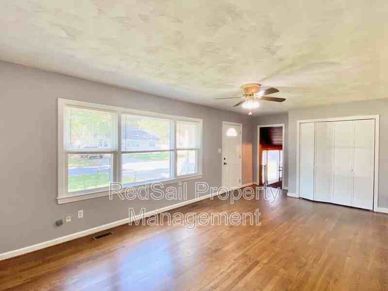 122 Cynthia Dr - Photo 3 of 20