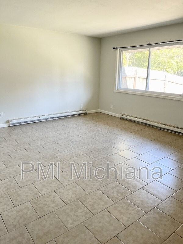 2014 Lathrop St - Photo 5 of 10