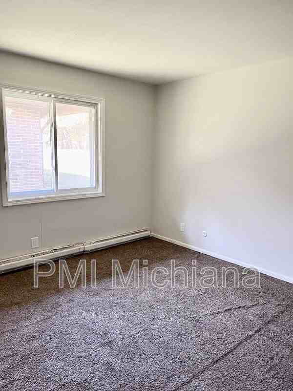 2014 Lathrop St - Photo 6 of 10