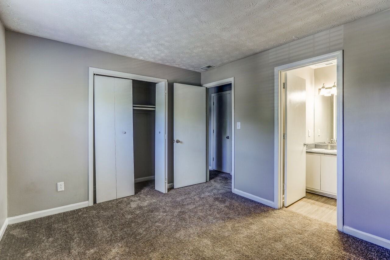 Meadow Crossing - Photo 7 of 32