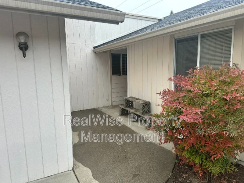 1467 Cameo Ct - Photo 3 of 42