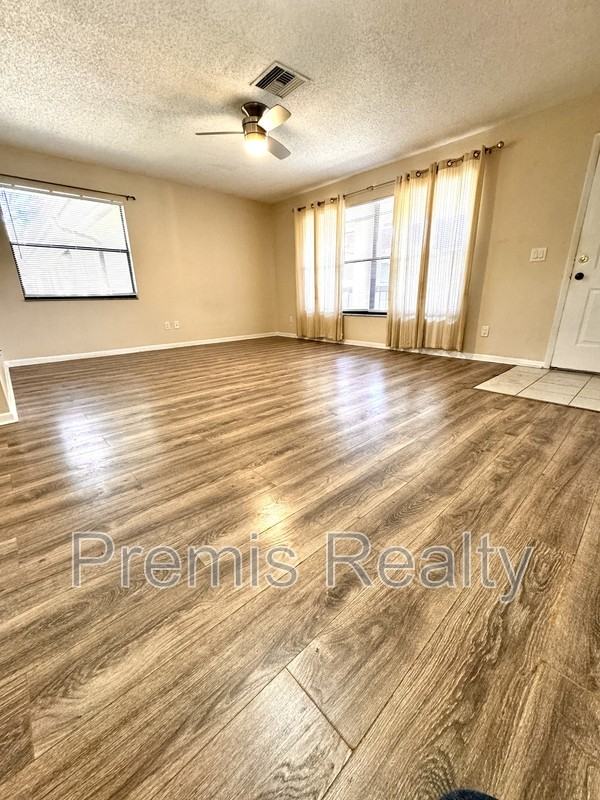 112 Hammock Pine Blvd - Photo 4 of 16