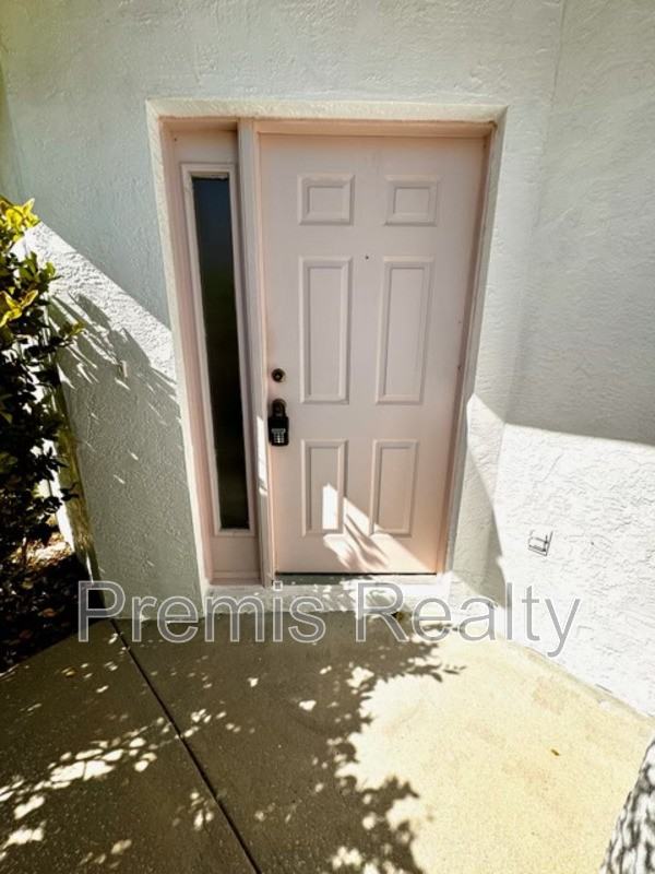 748 Crestridge Dr - Photo 3 of 15