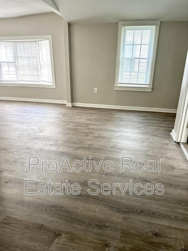 224 W Government Ave - Photo 2 of 22