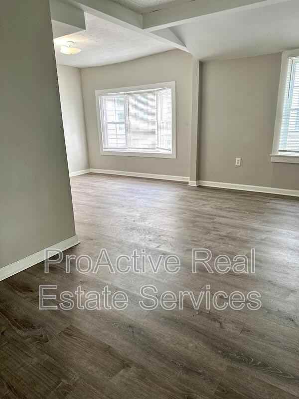 224 W Government Ave - Photo 3 of 22