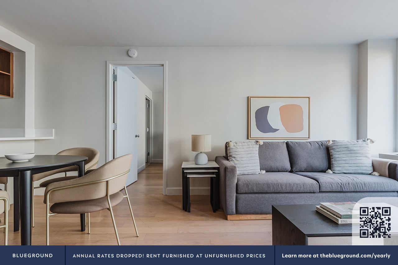 130 West 15th Street - Photo 4 of 50