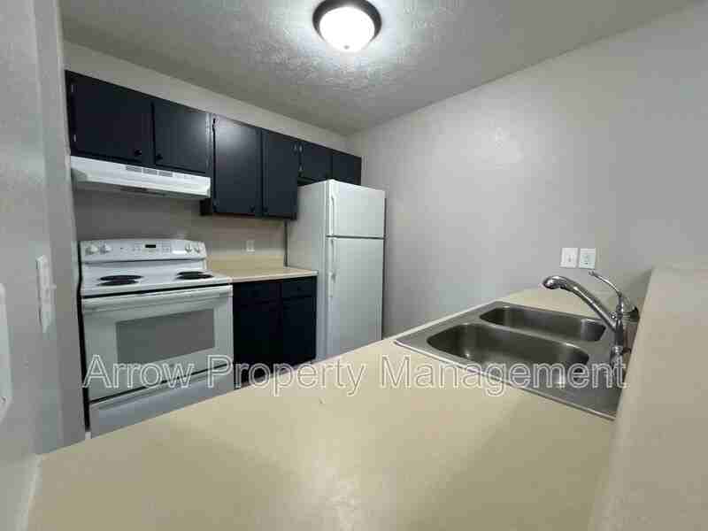 940 S 27th St #16 - Photo 4 of 9