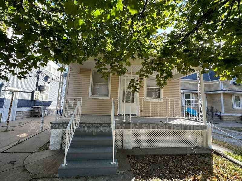 710 N 26th St - Photo 2 of 12
