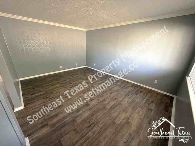 2085 Long St #02 - Photo 3 of 11