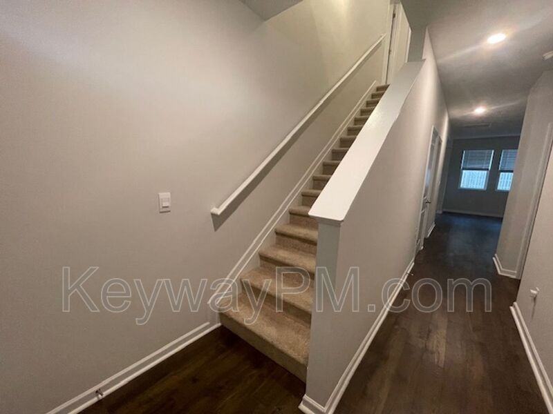 532 Myrtle Crst - Photo 4 of 27