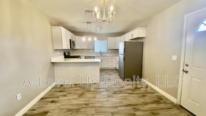 402 E 33rd St - Photo 7 of 32