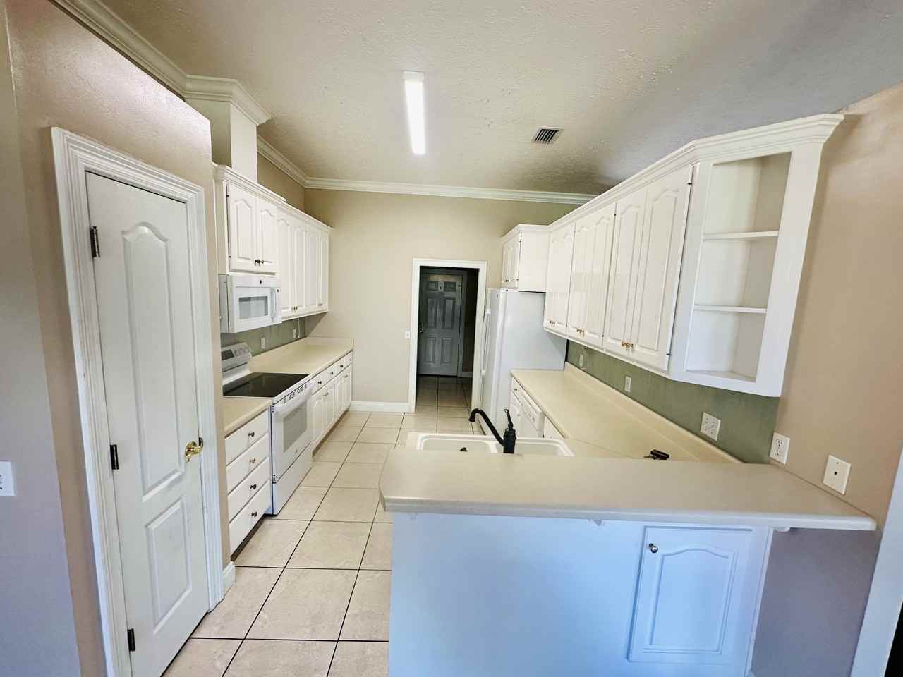 1517 Inverness Rd - Photo 7 of 11