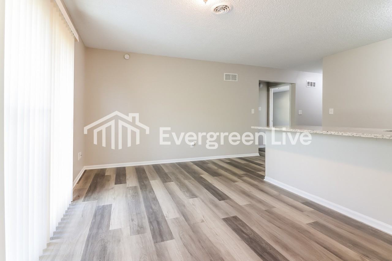 907 Stone St - Photo 3 of 14