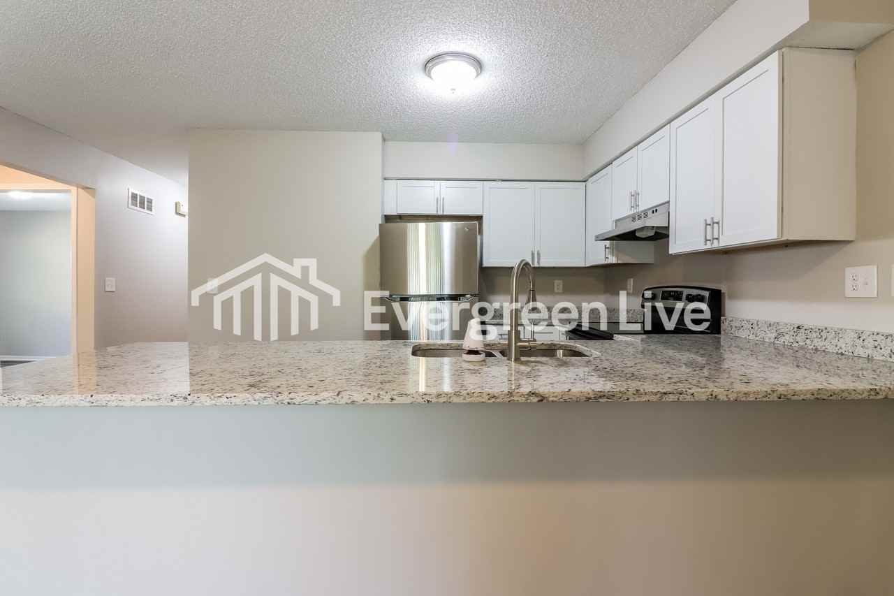 907 Stone St - Photo 5 of 14